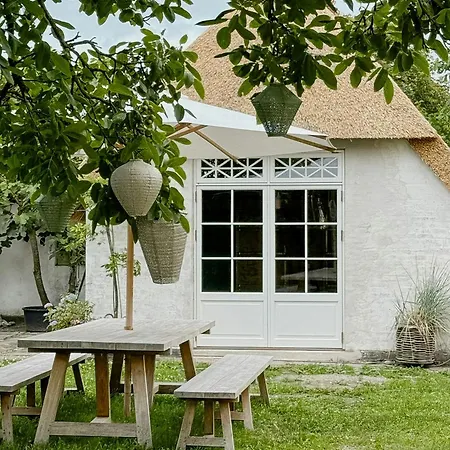 Hébergement de vacances Thatched 19th-century On Aero